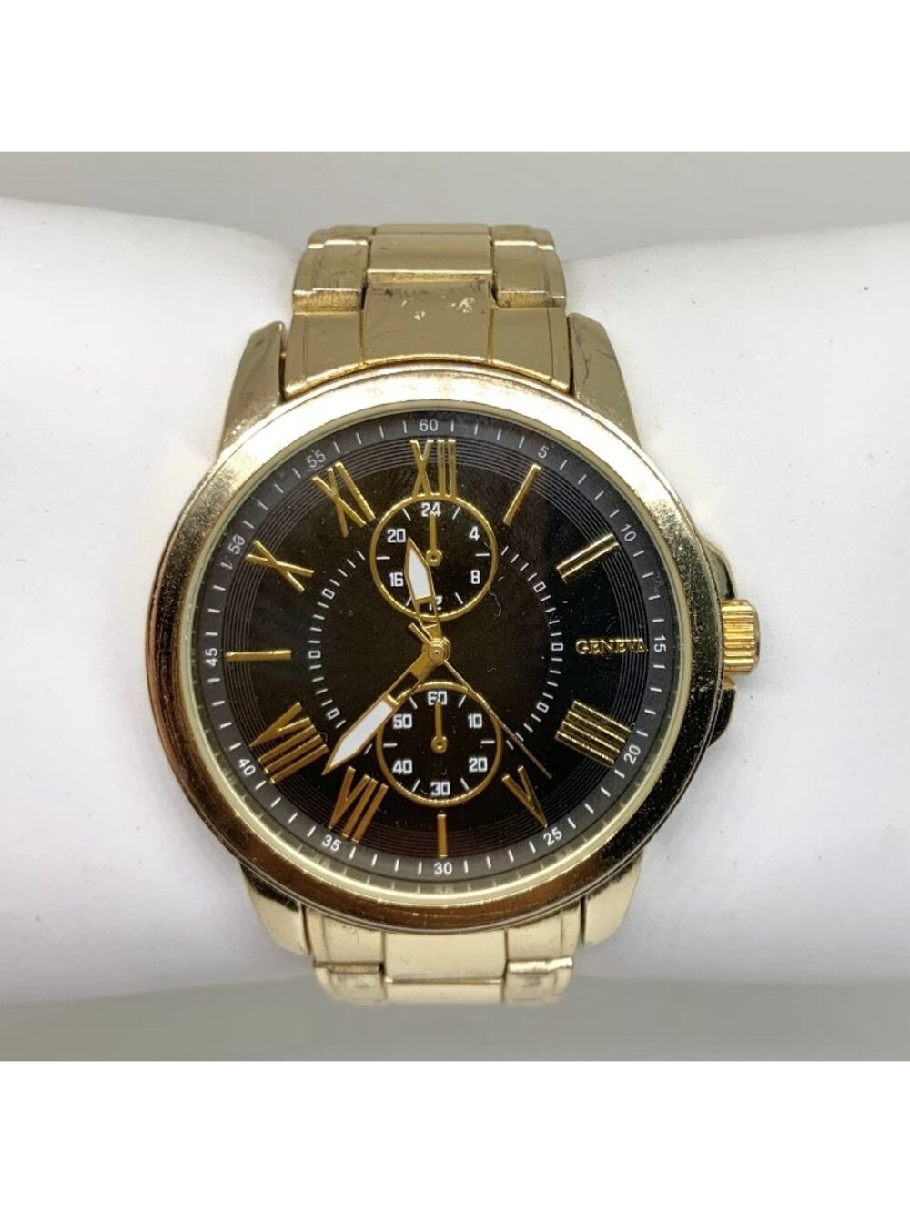 Geneva gold tone men’s watch black dial 44mm quartz Roman numerals 6.5” running